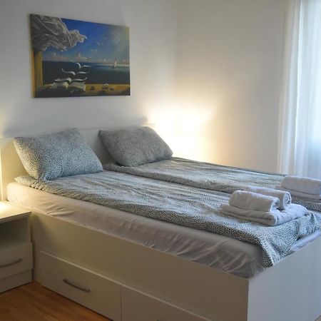 Dekart Apartment Nis Bagian luar foto
