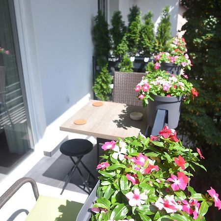 Dekart Apartment Nis Bagian luar foto