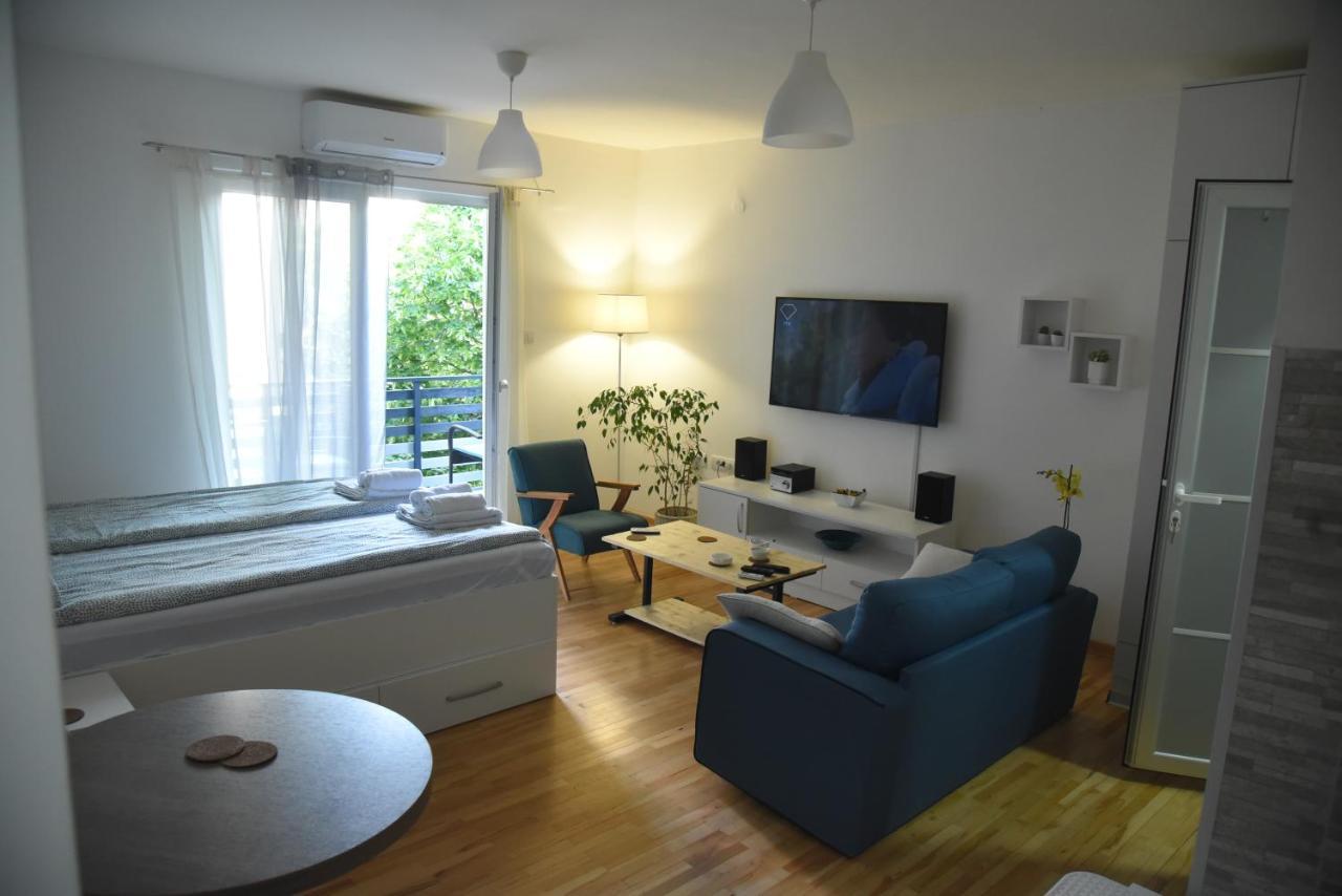 Dekart Apartment Nis Bagian luar foto