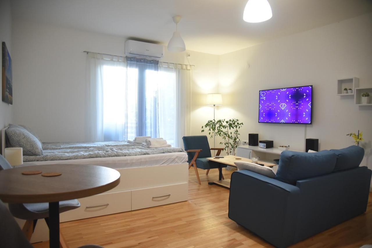 Dekart Apartment Nis Bagian luar foto