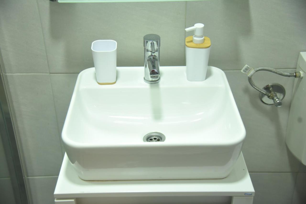 Dekart Apartment Nis Bagian luar foto