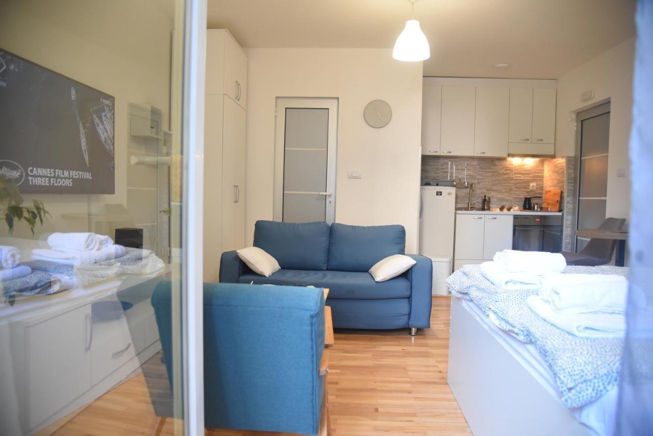 Dekart Apartment Nis Bagian luar foto