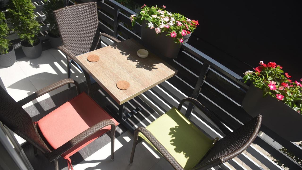 Dekart Apartment Nis Bagian luar foto